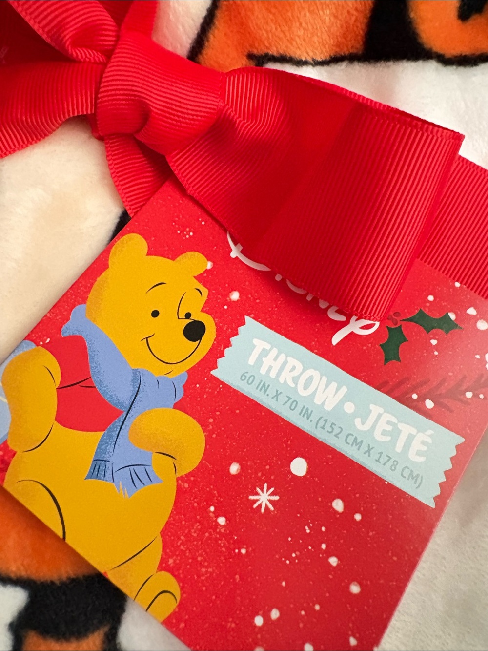 Winnie the Pooh Christmas plush blanket or throw 60x70 gift for Disney lovers - Picture 2 of 7
